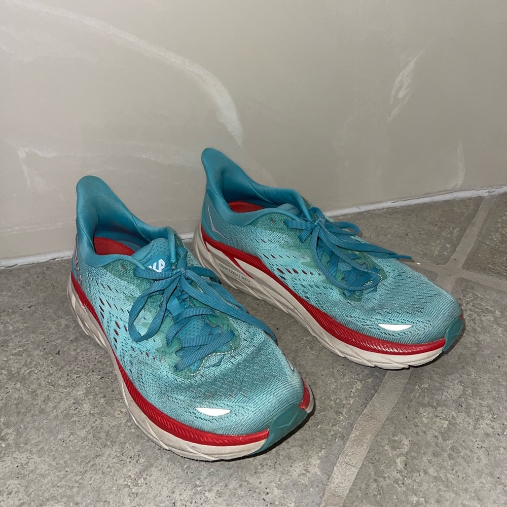 HOKA Clifton 8 Size 7 women’s